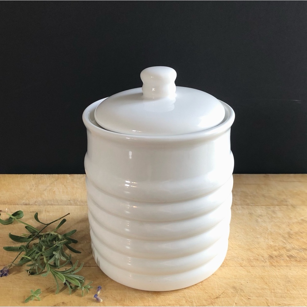 Crate and Barrel 5" Round White Porcelain Beehive Bubble Canister w/ Gasket Lid